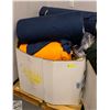 Image 1 : PALLET FILLED WITH VARIOUS ROLLS OF FABRIC