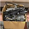 Image 1 : BOX OF HANGERS