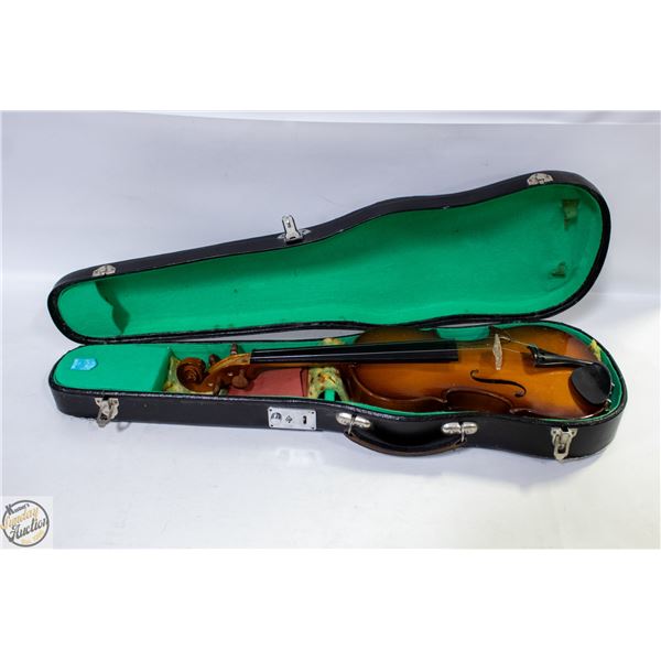 1960S-1970S LARK SHANGHAI VIOLIN IN CASE