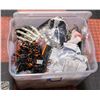 Image 1 : LARGE TUB OF HALLOWEEN PROPS AND PARTY DÉCOR