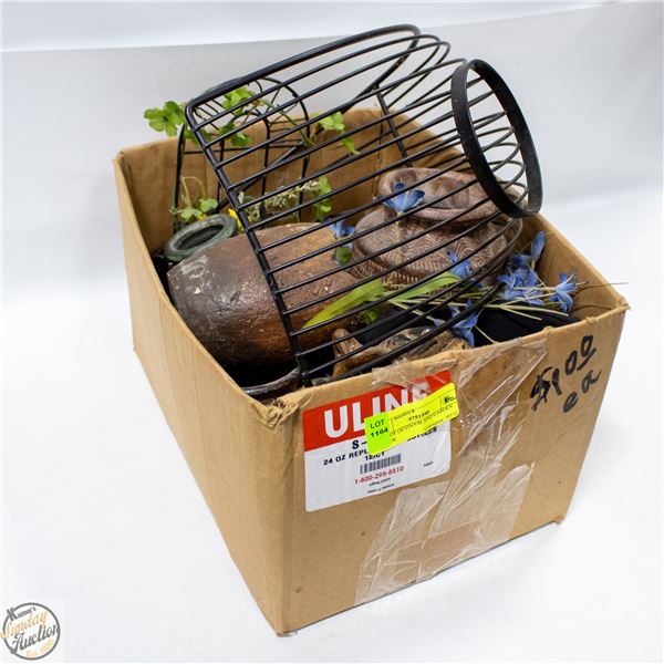 BOX OF OUTDOOR AND GARDEN DÉCOR