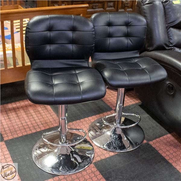2 ADJUSTABLE HEIGHT BARSTOOL