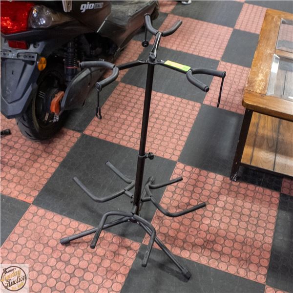 TRIPLE GUITAR STAND