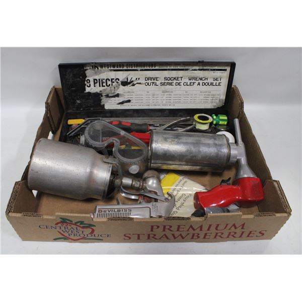 BOX OF 2 SPRAY GUNS WITH TOOL KIT