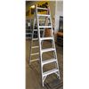 Image 1 : FEATHERLITE ALUMINUM LADDER