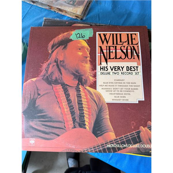 WILLIE NELSON HIS VERY BEST DELUXE TWO RECORD SET VINYL RECORD