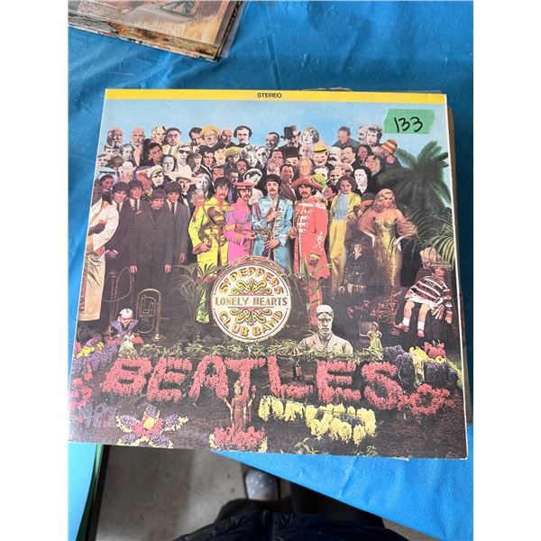 THE BEATLES SGT. PEPPER'S LONELY HEARTS CLUB BAND VINYL RECORD