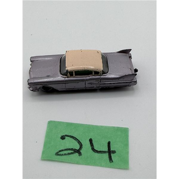 LESNEY/MATCHBOX NO. 27C CADILLAC SIXTY SPECIAL – LILAC & CREAM