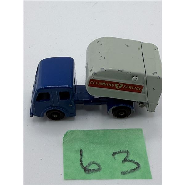 LESNEY/MATCHBOX NO. 15 REFUSE TRUCK CLEANSING SERVICE