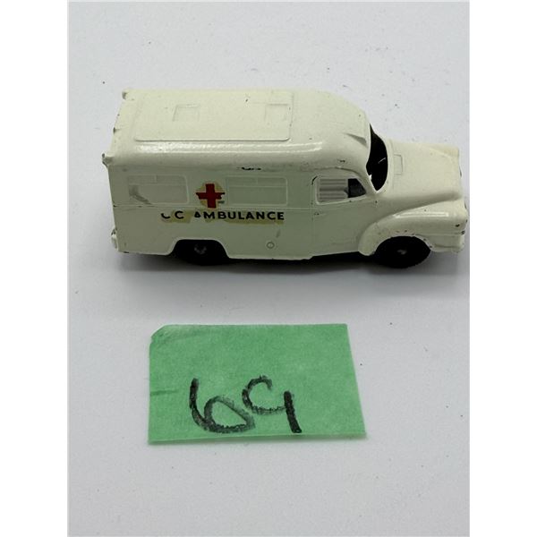 LESNEY/MATCHBOX NO. 14 COMMER AMBULANCE