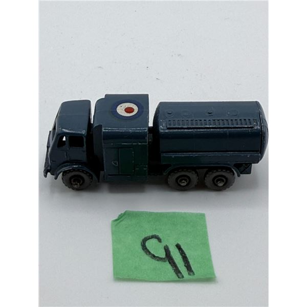 LESNEY/MATCHBOX NO. 27 PRESSURE REFUELLER