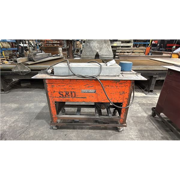 LOCKFORMER 22 GAUGE INDUSTRIAL CLEATFORMER MACHINE ON MOBILE CART
