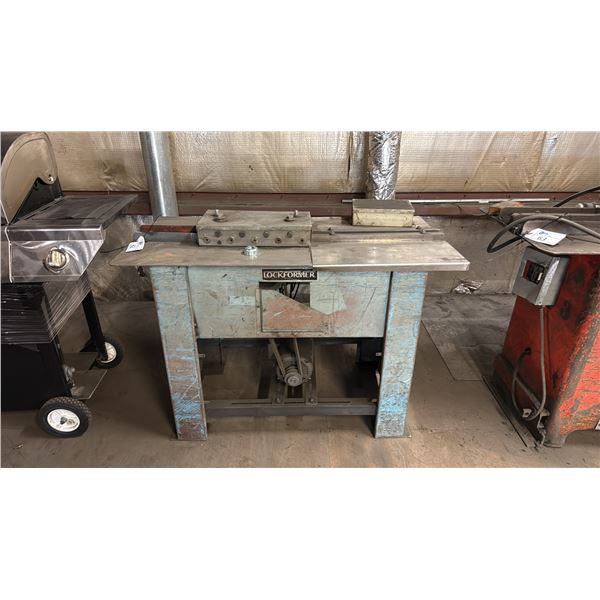 LOCKFORMER INDUSTRIAL ROLL FORMING MACHINE