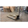 Image 2 : YELLOW PALLET JACK