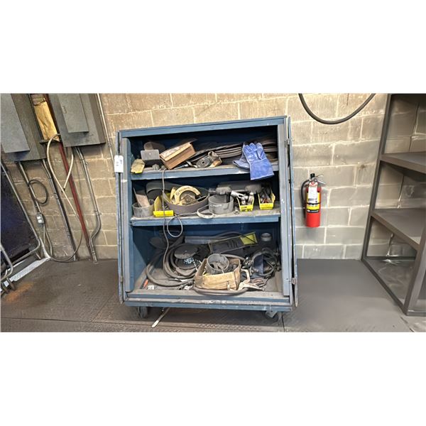 WOODEN MOBILE 2 DOOR STORAGE CABINET WITH ASSORTED SHOP CONTENTS