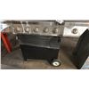 Image 8 : NEXGRILL STAINLESS STEEL 5 BURNER PROPANE BBQ WITH SIDE BURNER