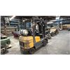 Image 2 : TCM FCG25D7 YELLOW PROPANE FORKLIFT WITH SOLID TIRES, 4 STAGE MAST, 6535 HOURS *HOURS NOT VERIFIED*