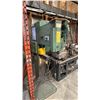 Image 3 : MILFORD 3-24-500-B INDUSTRIAL RIVETING MACHINE