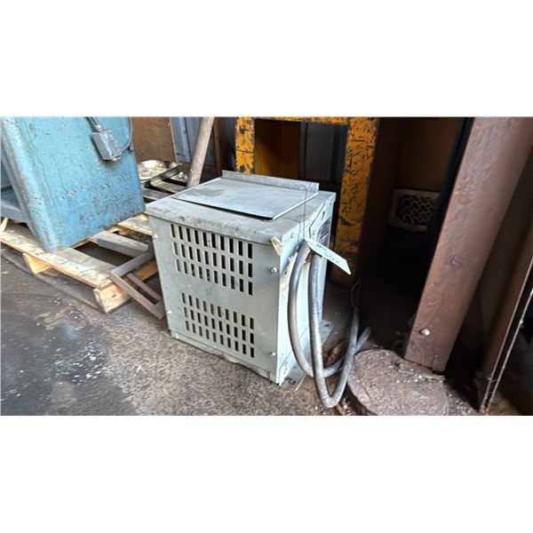 MATERIAL STAND & REX B10CM 3 PHASE TRANSFORMER