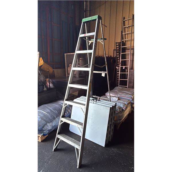ALLRIGHT 8' ALUMINUM LADDER & 4 PLASTIC FOLDING TABLES