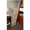 Image 2 : GROUP OF 4 ASSORTED FILING CABINETS