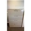 Image 6 : GROUP OF 4 ASSORTED FILING CABINETS