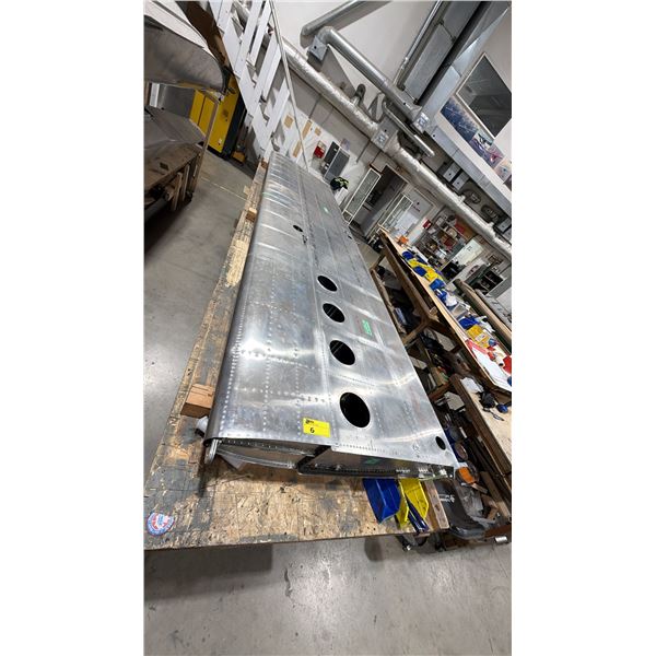 ALUMINUM AIRPLANE WING