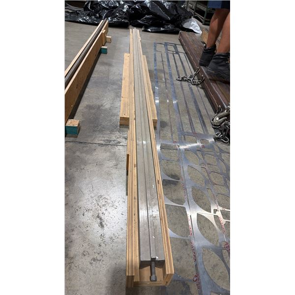 INDUSTRIAL 9.5FT PRESS BRAKE DIE