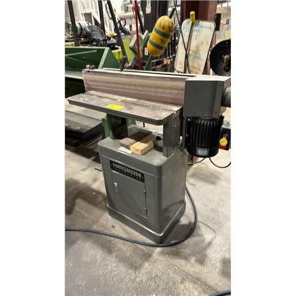 MAGNUM INDUSTRIAL MI-16400 EDGE SANDER 6IN X 89IN WITH TILTING HEAD APPROX 2FT X 16IN X 43IN