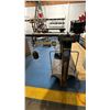 Image 2 : ZHUNSHENG SCALES PORTABLE PLATFORM SCALE WITH COUNTER WEIGHTS