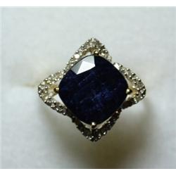 Sapphire & Diamond Ring - 2.20ct Sapp. / .12ctw Di