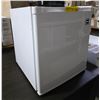 Image 2 : RCA Mini Fridge