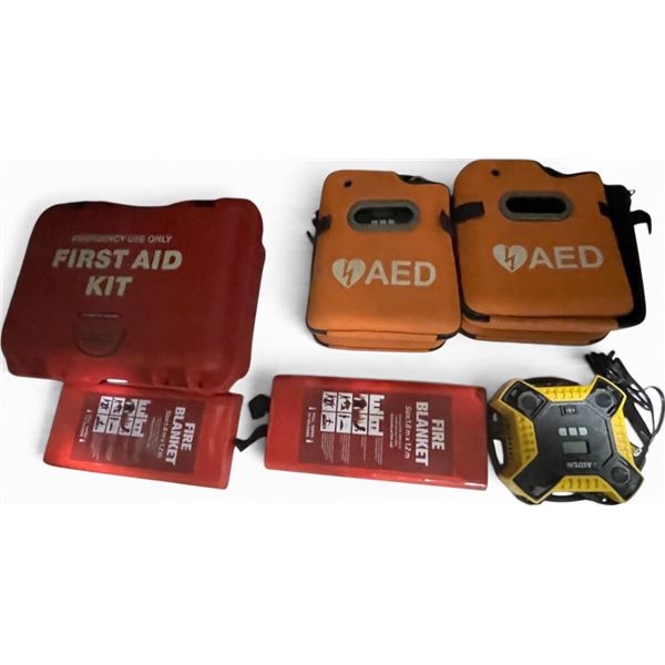 Group of Set Dec - 2-pcs AstroAI Electric Air Pumps, 2-pcs Fire Blankets and First Aid Kit Case