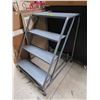 Image 2 : Metal 4-Step Stair Unit, W26"