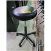 Image 2 : 5-Pcs Stools and Swivel Chairs