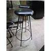 Image 3 : 5-Pcs Stools and Swivel Chairs
