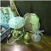 Image 2 : Group of décor w/ lamp & clock
