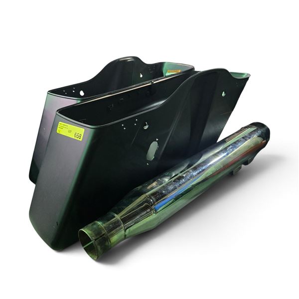 Harley Davidson hardcase saddlebags & exhaust pipe