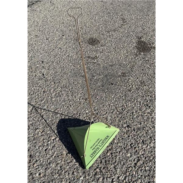 Wrights Market Chester Montana Adverting Dustpan