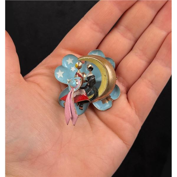 Diorama Shamrock Couple on Moon Brooch