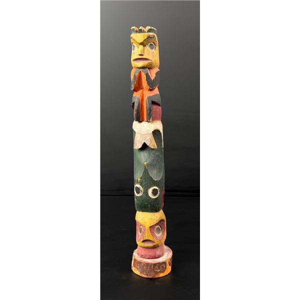 Nortwest Coast Haida lndian Totem Pole