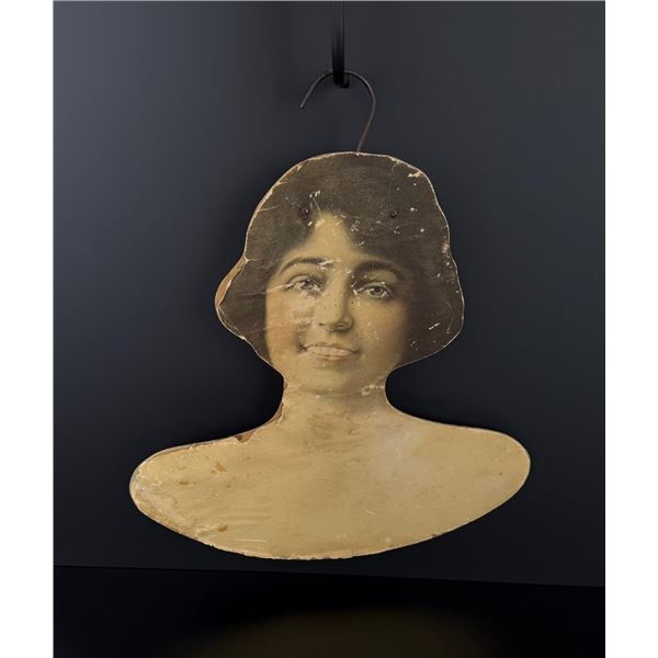 Victorian Flapper Girl Modelo Garment Hanger