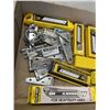 Image 3 : TRAY OF UTILITY KNIFE SPARE BLADES AND HINGES