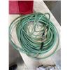 Image 5 : GRAVITY FED DRY HOPPER GUN WITH RED HOPPER, AIRLINE HOSE AND DRYWALL HAWK