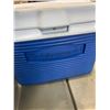 Image 3 : 2 COOLERS. 1 FROM RUBBERMAID, ONE FROM GOTT