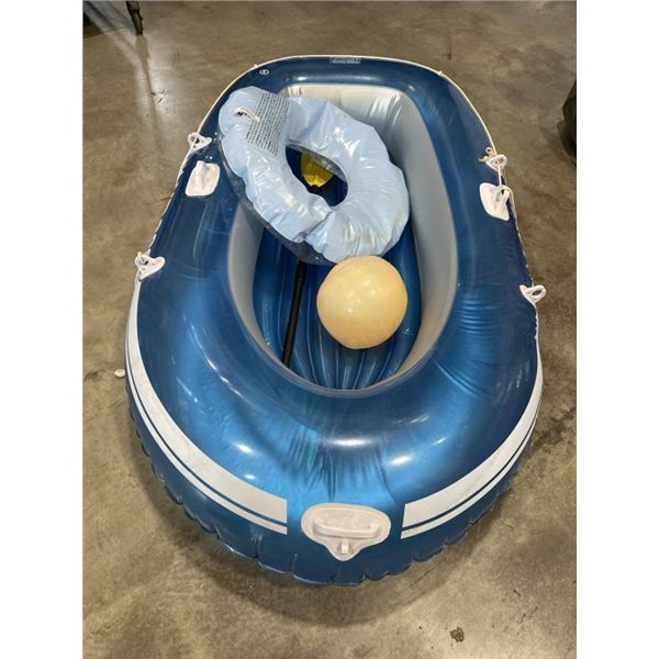 CLUB 300 INFLATABLE RAFT WITH PADDLE