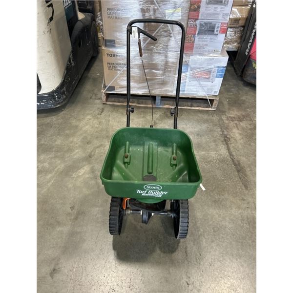 SCOTTS TURF BUILDER EDGEGUARD BROADCAST SPREADER MINI