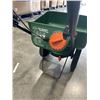 Image 4 : SCOTTS TURF BUILDER EDGEGUARD BROADCAST SPREADER MINI