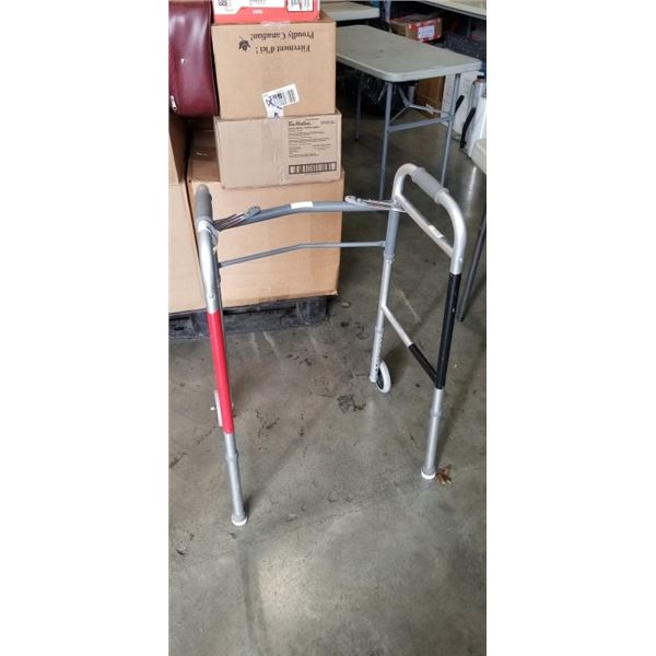 FOLDING WALKER