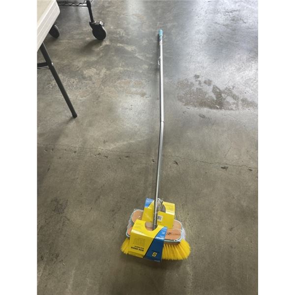 NEW DECK BRUSH HANDLE WITH MEDIUM AND STIFF DECK BRUSHES WITH BUMPER